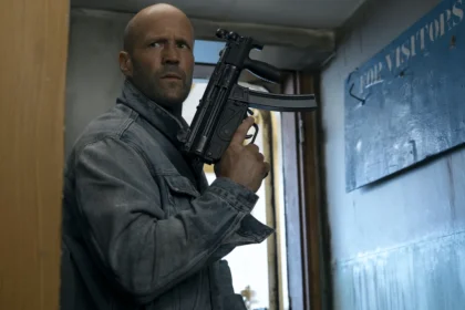 Jason Statham em cena de "Código: Vingança"- Divulgação Paris Filmes