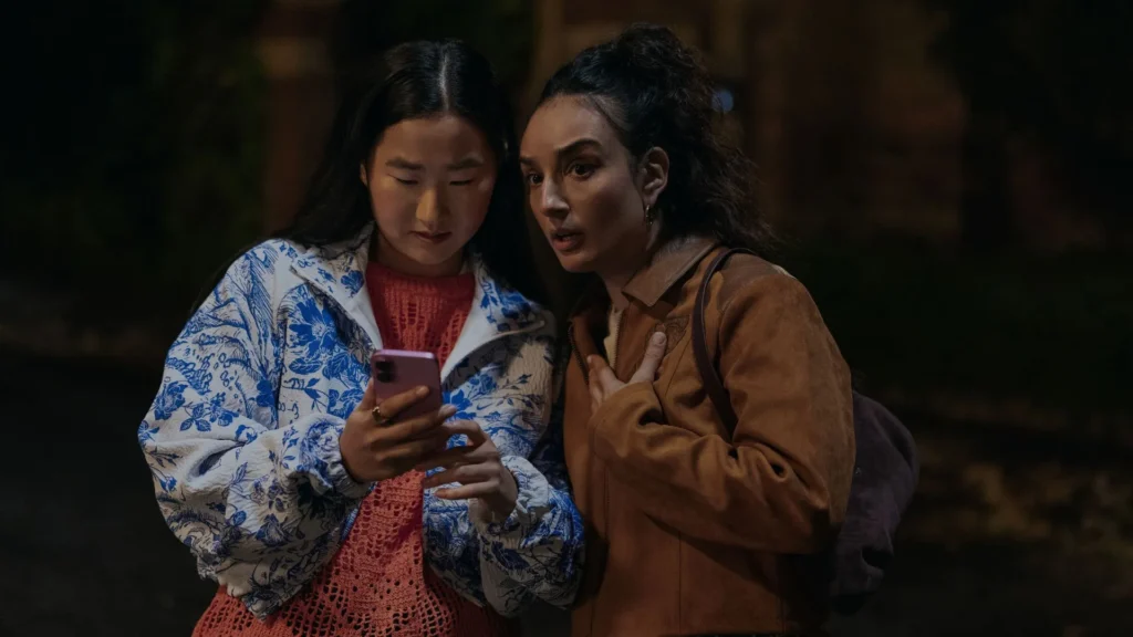 Annelise Heywood e Mercedes Assad em cena de "Ted Lasso"- Divulgação APPLE TV