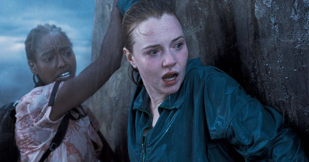Harriet Slater e Arsema Thomas em cena de "A Queda 2 - No Limite"- Divulgação Paris Filmes