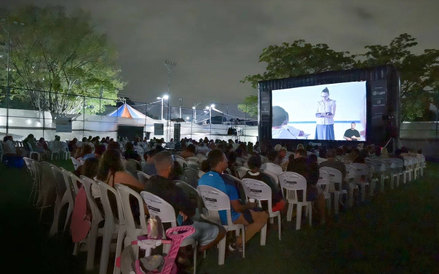 Curta na Praça Municípios leva cinema gratuito para toda a família a Sapucaia
