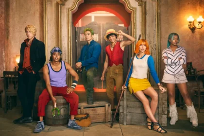 One Piece. (L to R) Taz Skylar as Sanji, Jacob Romero as Usopp, Mackenyu as Roronoa Zoro, In?aki Godoy as Monkey D. Luffy, Emily Rudd as Nami, Charithra Chandran as Miss Wednesday in One Piece. Cr. Sophy Holland/Netflix © 2025