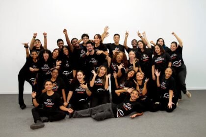 80 jovens, Michael Jackson e Tim Maia: o musical que chega ao Theatro de Niterói