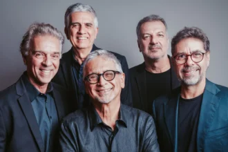 manouche Zé Renato e a banda Conexão Rio estreiam o show “NewTom - uma visita ao repertório de Newton Mendonça e Tom Jobim”
