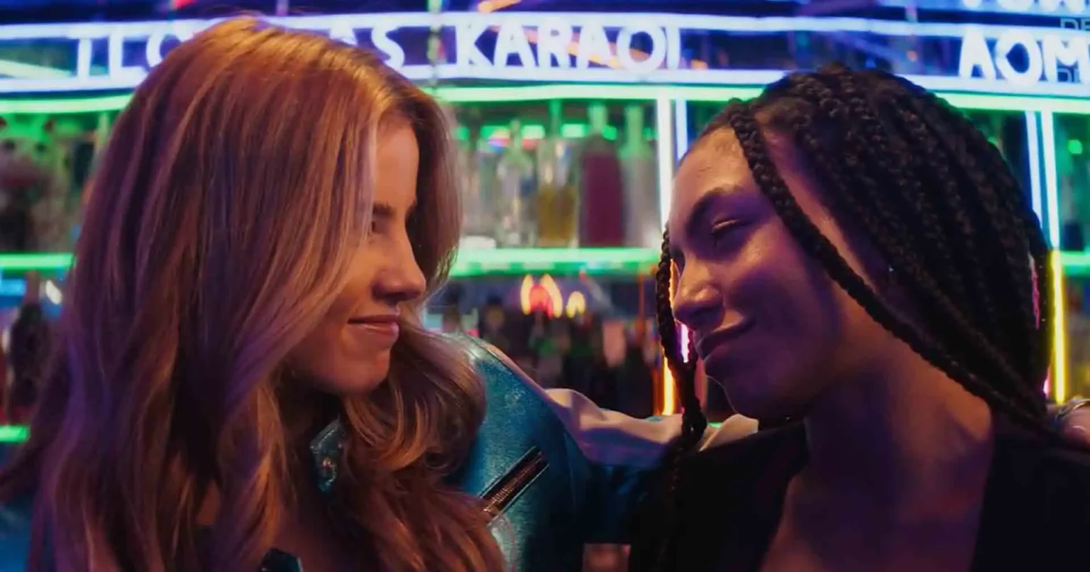 Giulia Be e Any Gabrielle em cena de "As Dez Vantagens de Morrer Depois de Você"- Divulgação Paris Filmes