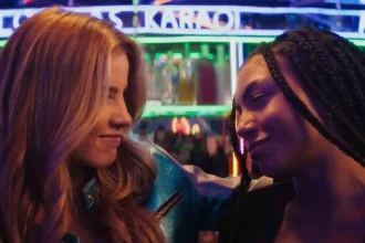 Giulia Be e Any Gabrielle em cena de "As Dez Vantagens de Morrer Depois de Você"- Divulgação Paris Filmes