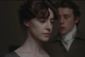 Daisy Edgar-Jones e George MacKay em cena de "Razão e Sensibilidade"- Divulgação Universal Pictures