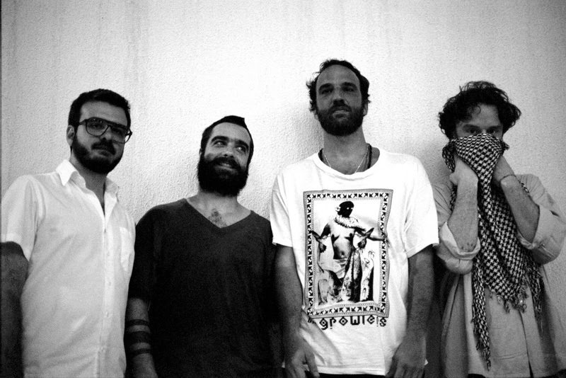 Filme registra os bastidores do retorno da banda após cinco anos de hiato (Crédito:Divulgação/Curta!)